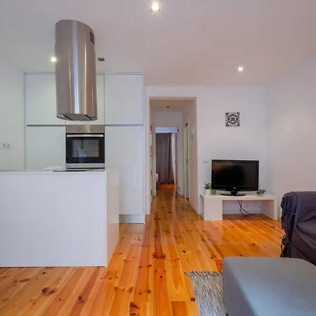 Flat Near Avenida Apartment