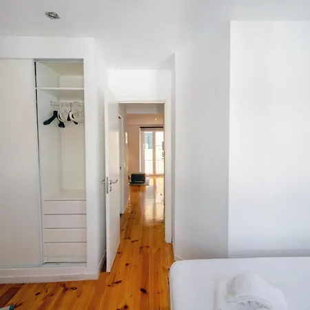 Flat Near Avenida Apartment